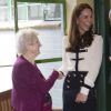 Kate Middleton, duchesse de Cambridge, le 18 juin 2014 à Bletchley Park, ancien centre de décryptage de codes pendant la Seconde Guerre mondiale où sa défunte grand-mère Valerie Glassborow oeuvra et qu'elle venait réouvrir après un an de travaux de rénovation.