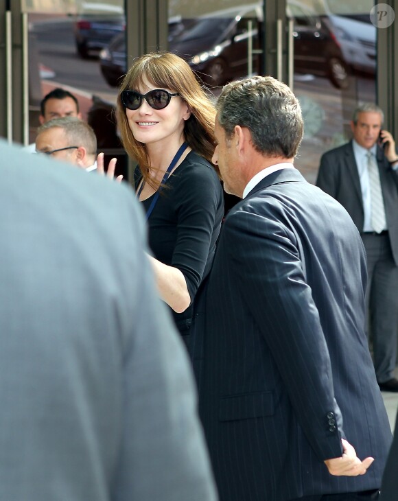 Nicolas Sarkozy et sa femme Carla Bruni-Sarkozy arrivent à l'hôtel Fairmont Monte-Carlo à Monaco le 18 juin 2014 où il donne une conférence lors du Deloitte World Meet.