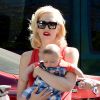 Gwen Stefani et son fils Apollo à Los Angeles. Le 19 juin 2014.