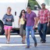 Britney Spears s'arrête acheter à déjeuner avec son petit ami David Lucado et sa maman Jamie Lynn Spears, à Los Angeles, le samedi 21 juin 2014.