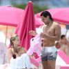 Radamel Falcao, sa petite Dominique et son épouse Lorelei Taron sur la plage à Miami, le 20 juin 2014