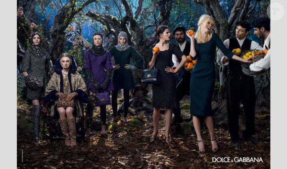 Campagne publicitaire automne-hiver 2014-15 de Dolce & Gabbana, avec l'icône et top model Claudia Schiffer. Photo par Domenico Dolce.