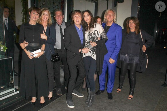 Paul McCartney célébrait son 72e anniversaire, entouré de son épouse Nancy Shevell, Barbara Bach, Marjorie Bach, Joe Walsh et Glenn Frey du groupe Eagles et Olivia Harrison au très privée Ivy Club de Londres, le 17 juin 2014 