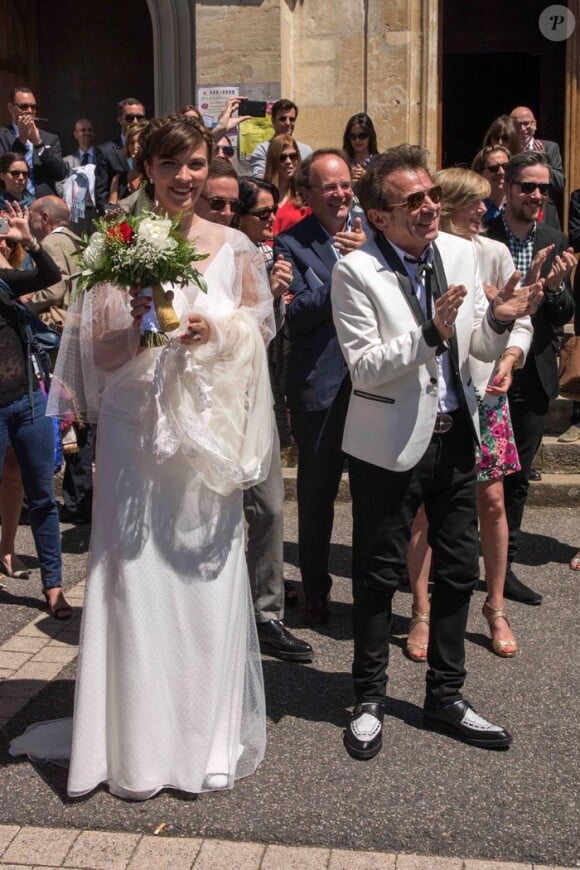 Exclusif : Mariage religieux et rock'n 'roll de Philipe Manoeuvre et Candice de la Richardière à l'église St Ouen de Livarot dans le Calvados le 21 juin 2014