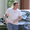 Exclusif - Chaz Bono rentre chez lui après avoir fait des courses à Hollywood, le 24 juin 2014.