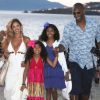 Kobe Bryant a emmené sa femme Vanessa et ses filles Natalia Diamante et Gianna Maria-Onore à Mykonos en Grèce, le 24 juin 2014
