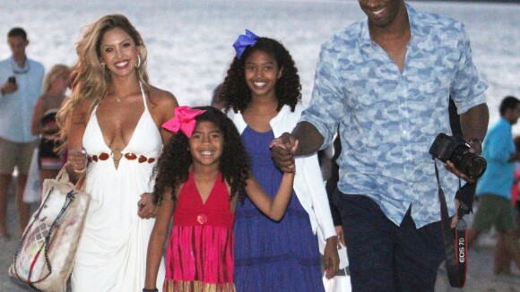 Kobe Bryant : La star des Lakers heureuse avec Vanessa et leurs fillettes