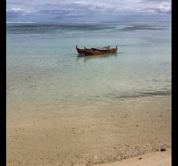 Marine Lorphelin profite d'un séjour à Tahiti avec Flora Coquerel et Sylvie Tellier. Juin 2014.