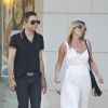 Kate Moss quitte la plage, où elle a croisé son amie Naomi Campbell, avant d'aller dîner avec son mari Jamie Hince pour fêter leur 3ème anniversaire de mariage à Ibiza, le 29 juin 2014.