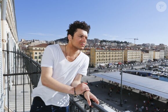 Exclusif - Kev Adams inaugure le 1er Comédie Club qui porte son nom, "Quai du Rire Comédie Club Espace Kev Adams" à Marseille le 30 mai 2014.