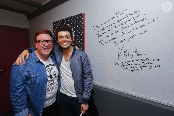 Exclusif - Kev Adams inaugure, avec Michel Nouader (directeur du Quai du rire), le 1er Comédie Club qui porte son nom, "Quai du Rire Comédie Club Espace Kev Adams" à Marseille le 30 mai 2014.