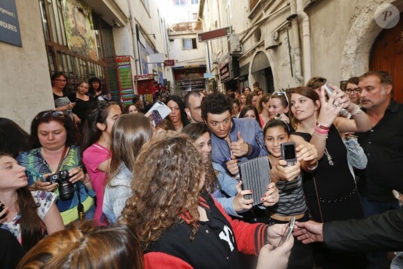 Exclusif - Kev Adams inaugure le 1er Comédie Club qui porte son nom, "Quai du Rire Comédie Club Espace Kev Adams" à Marseille le 30 mai 2014.