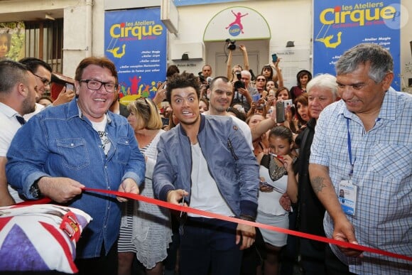 Exclusif - Kev Adams inaugure, avec Michel Nouader (directeur du Quai du rire), le 1er Comédie Club qui porte son nom, "Quai du Rire Comédie Club Espace Kev Adams" à Marseille le 30 mai 2014.
