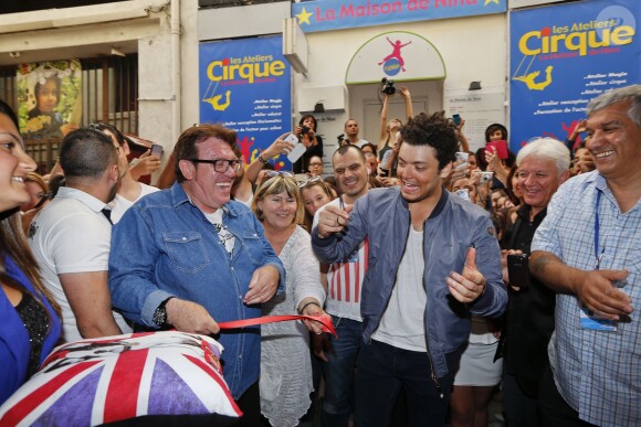 Exclusif - Kev Adams inaugure, avec Michel Nouader (directeur du Quai du rire), le 1er Comédie Club qui porte son nom, "Quai du Rire Comédie Club Espace Kev Adams" à Marseille le 30 mai 2014.