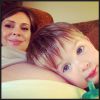 Alyssa Milano et son fils Milo posent le 26 juin 2014.