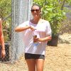 Lea Michele fait de la randonnée avec une amie sur les collines d'Hollywood, le 2 juillet 2014