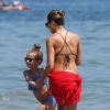 Une journée de vacances ! Jessica Alba sur une plage à Santa Barbara en compagnie de sa fille Honor Le 04 Juillet 2014