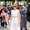 Kristen Stewart arrive au Grand Palais pour assister au défilé haute couture Chanel. Paris, le 8 juillet 2014.