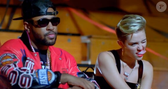 Capture du clip "Mike WiLL Made-It - 23" ft. Miley Cyrus, Wiz Khalifa & Juicy J mis en ligne en septembre 2013.