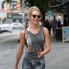 Candice Swanepoel dans les rues de New York, le 9 juillet 2014 sort de sa salle de sport.