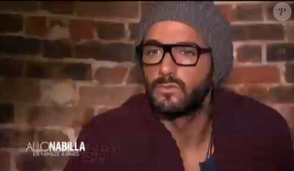 Thomas en shooting dans Allô Nabilla 2, sur NRJ12, le vendredi 11 juillet 2014