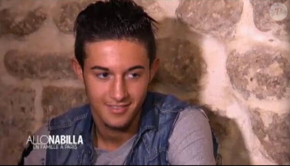 Tarek en shooting dans Allô Nabilla 2, sur NRJ12, le vendredi 11 juillet 2014