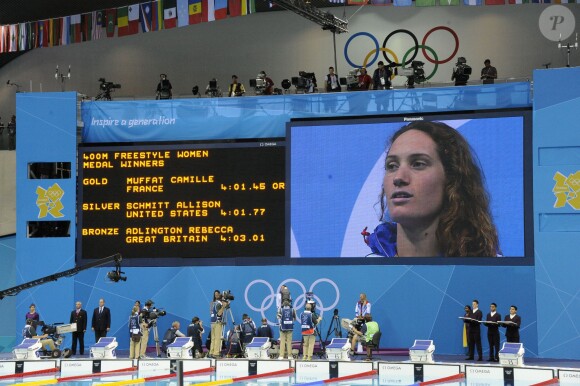 Camille Muffat lors de son titre olympique sur 400 m nage libre aux JO de Londres le 29 juillet 2012. La nageuse a annoncé le 12 juillet 2014, dans L'Equipe, sa retraite sportive, à 25 ans seulement.