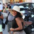 Ayem Nour se promène dans les rues de Saint-Tropez, le 17 juillet 2014.