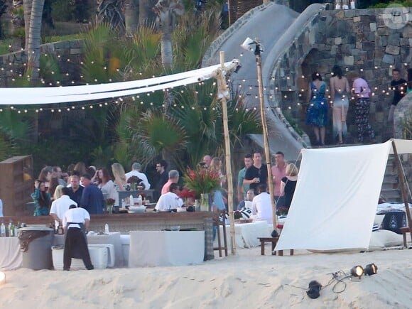 Vue générale de la réception organisée avant le mariage d'Adam Levine et Behati Prinsloo en présence de leur famille et des leurs amis sur la plage du El Dorado Golf & Beach Club à Los Cabos, le 18 juillet 2014, la veille de leur mariage. Le couple s'est uni dans une ferme, le 19 juillet