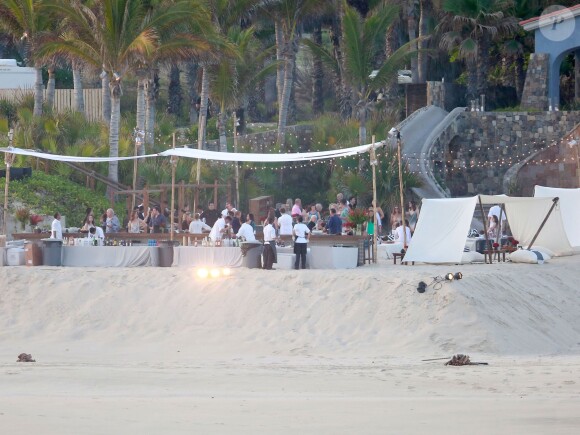 Vue générale de la réception organisée avant le mariage d'Adam Levine et Behati Prinsloo en présence de leur famille et des leurs amis sur la plage du El Dorado Golf & Beach Club à Los Cabos, le 18 juillet 2014, la veille de leur mariage.