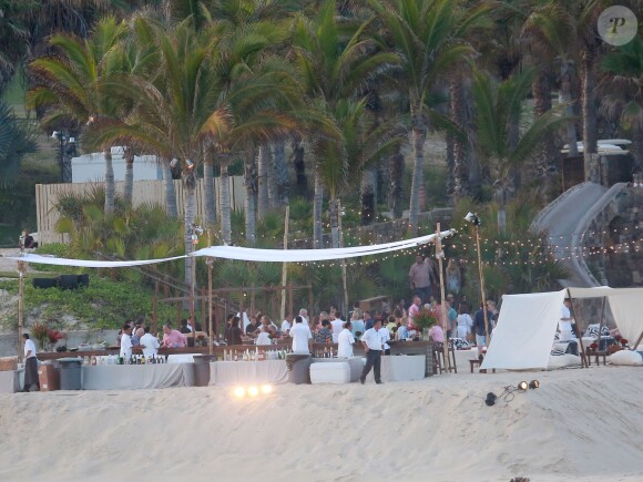 Vue générale de la réception organisée avant le mariage d'Adam Levine et Behati Prinsloo en présence de leur famille et des leurs amis sur la plage du El Dorado Golf & Beach Club à Los Cabos, le 18 juillet 2014, la veille de leur mariage.