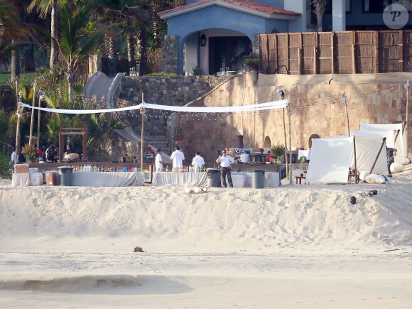 Vue générale de la réception organisée avant le mariage d'Adam Levine et Behati Prinsloo en présence de leur famille et des leurs amis sur la plage du El Dorado Golf & Beach Club à Los Cabos, le 18 juillet 2014, la veille de leur mariage.