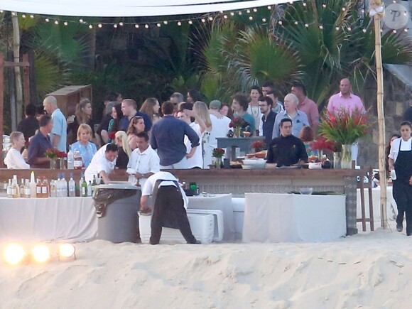 Vue générale de la réception organisée avant le mariage d'Adam Levine et Behati Prinsloo en présence de leur famille et des leurs amis sur la plage du El Dorado Golf & Beach Club à Los Cabos, le 18 juillet 2014, la veille de leur mariage.