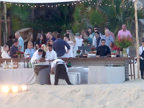 Vue générale de la réception organisée avant le mariage d'Adam Levine et Behati Prinsloo en présence de leur famille et des leurs amis sur la plage du El Dorado Golf & Beach Club à Los Cabos, le 18 juillet 2014, la veille de leur mariage.