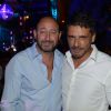 Kad Merad et Pascal Elbé le jeudi 17 juillet 2014, à la soirée annuelle du célèbre Byblos, à Saint-Tropez. 