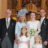L'archiduchesse Magdalena de Habsbourg-Lorraine et Sebastian Bergmann avec les parents de la mariée, Markus et Hildegarde, lors de leur mariage le 19 juillet 2014 en l'église Saint-Nicolas de Bad Ischl, en Autriche.