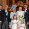 L'archiduchesse Magdalena de Habsbourg-Lorraine et Sebastian Bergmann avec les parents de la mariée, Markus et Hildegarde, et les demoiselles d'honneur lors de leur mariage le 19 juillet 2014 en l'église Saint-Nicolas de Bad Ischl, en Autriche.
