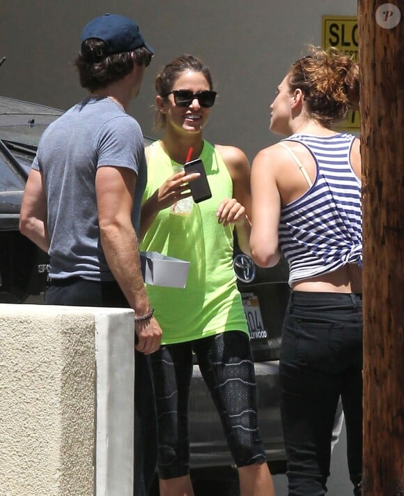 Exclusif - Ian Somerhalder, une amie et Nikki Reed, dans le quartier de Studio City à Los Angeles, le 20 juillet 2014.