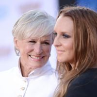 Glenn Close, chic et lumineuse avec sa fille, face à Anna Faris, amoureuse fière