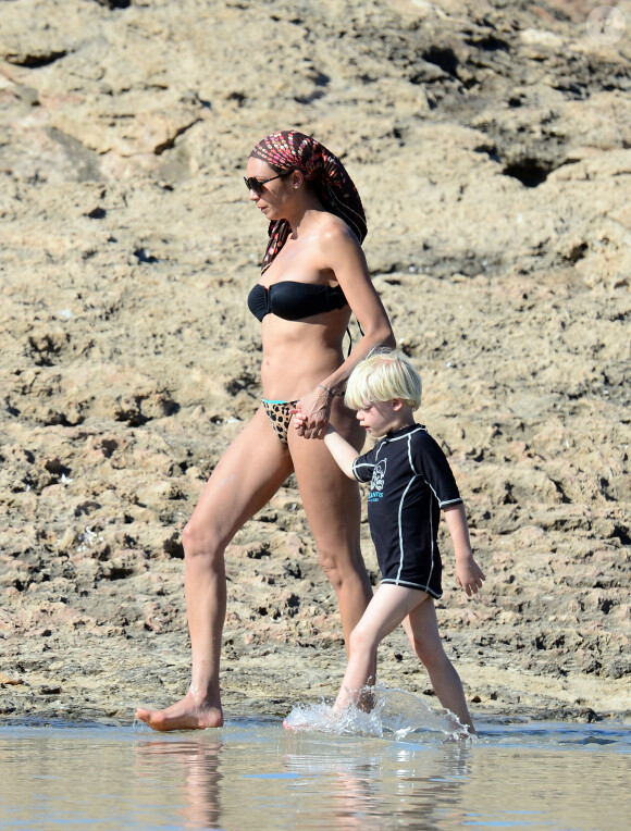 Lilly Kerssenberg, et son fils Amadeus lors de leurs vacances à Ibiza, le 23 juillet 2014