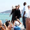 Le chanteur Bono et sa femme Ali Hewson au Club 55 plage de Pampelonne à Ramatuelle, le 24 juillet 2014.