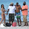 Exclusif - Shemar Moore profite de la plage avec des amis à Miami, le 3 juillet 2014.