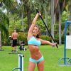 Jennifer Nicole Lee en pleine séance de sport en extérieur à Miami, le 25 juillet 2014.