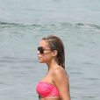 Sylvie Meis se baigne sur une plage de Saint-Tropez. Le 28 juillet 2014.