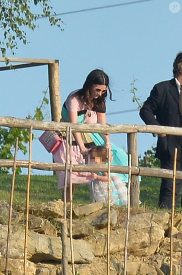 Laura Pausini et sa fille Paola au mariage d'Eros Ramazzotti et Marica Pellegrinelli à la Villa Sparina à Monterotondo di Gavi, Italie, le 21 juin 2014.