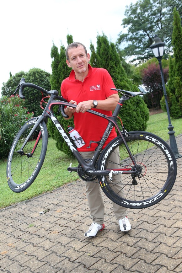 Exclusif - Dany Boon sur le Tour de France pour préparer l'Etape du Coeur pour l'association "Mécénat Chirurgie Cardiaque" à Bergerac le 25 juillet 2014.  L'étape du Coeur a eu lieu cette année le samedi 26 juillet 2014, la veille de la fin du Tour de France