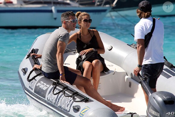 Robin Van Persie et sa femme Bouchra au large de Formentera, le 29 juillet 2014