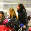 Exclusif - Russell Brand et Jemima Khan arrivent à l'aéroport de Miami pour des vacances le 8 février 2014.