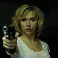 Sorties ciné : Scarlett Johansson est 'Lucy' face à Zac Efron, son 'pire voisin'