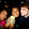 Daniel Radcliffe entouré de fans lors de l'avant-première du film What If à New York le 4 août 2014